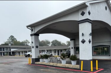 Canopy Outdoor Seating Area-Continental Inn & Suites Nacogdoches